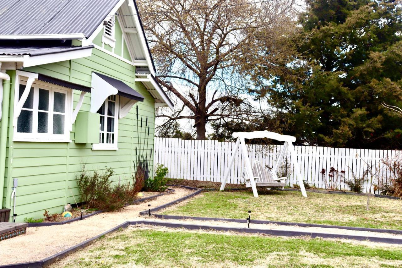 Clover Cottage Uralla Exterior photo